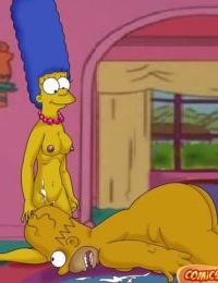 В Симпсоны Похотливые Гомер и Мардж